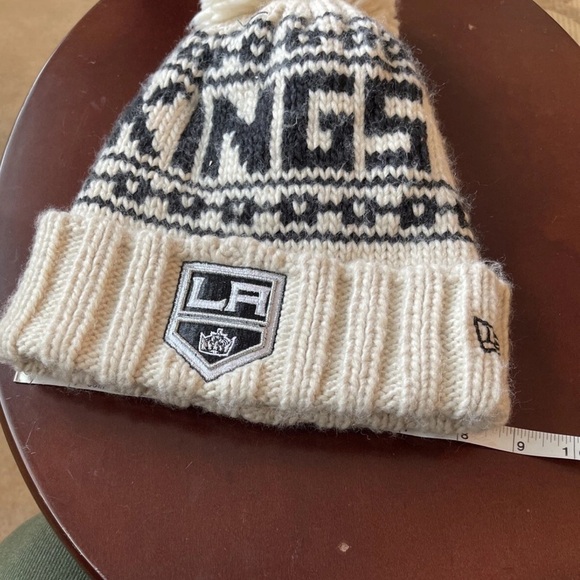 LA Kings Kids Knit Beanie - Black and Cream Women - Picture 5 of 5